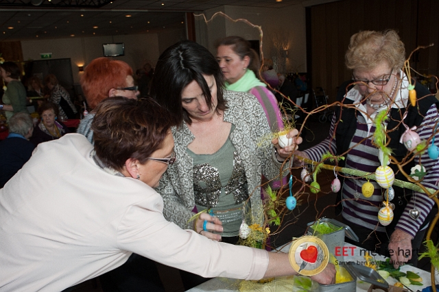20150322 frans versteden fotografie - tilburginbeeld FRVE0821.jpg - eet met je hart lunch en creatieve workshop paastakken maken
